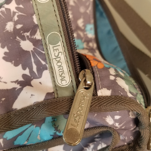 LeSportSac Floral Multi strap bag front pocket - Picture 6 of 9